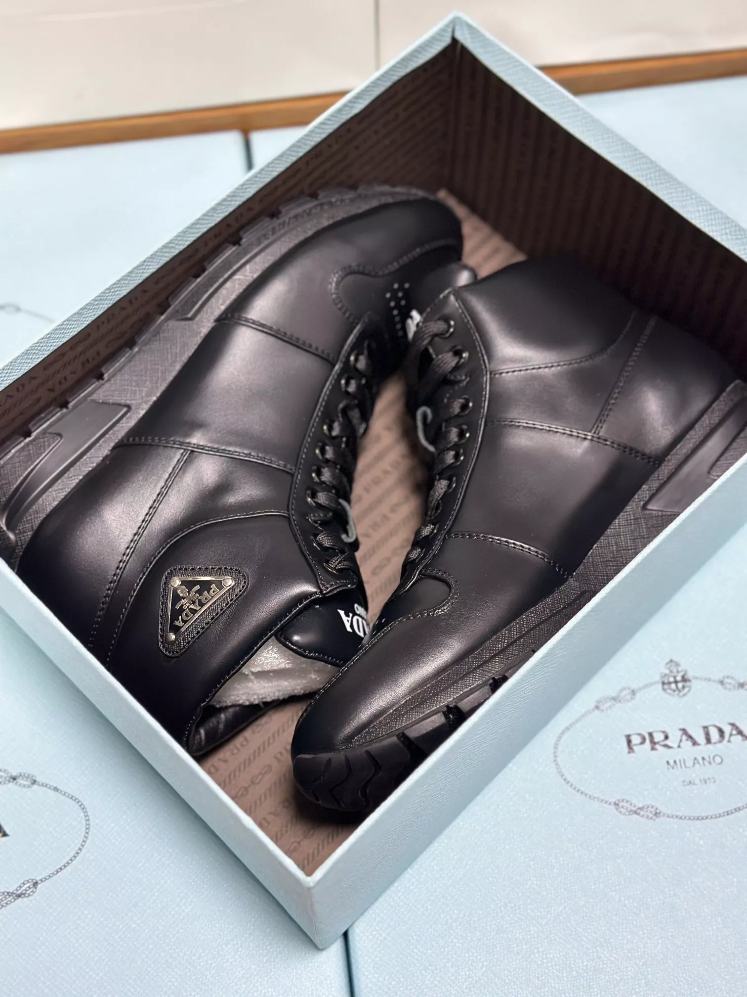 prada high top chaussures pour homme s_12b55342